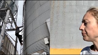 Overflowed the Grain Bins Day 25 of Harvest [upl. by Nonrev]