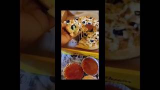 Pizza ka Konsa flavor pasnd hai apkoshortsyoutubeviral [upl. by Elacsap376]