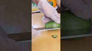 Cutting Avocado cuttingskils slicing avocado [upl. by Ilse]