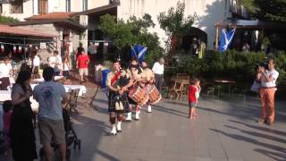 Banda scozzese marcia con cornamusa  pipe band in Italia [upl. by Nilyaj]