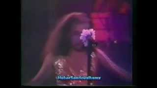 Thalia  Flores secas en la piel Voz en vivo [upl. by Anitserp570]