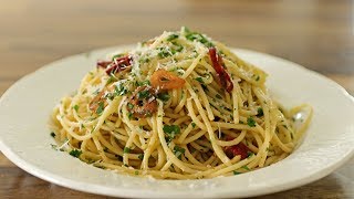 Spaghetti Aglio e Olio Recipe [upl. by Tedmann]