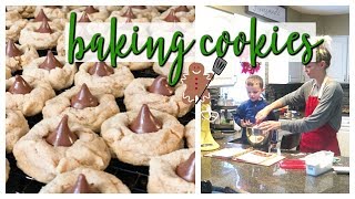 BAKING ALL THE COOKIES  VLOGMAS 20  DAY IN THE LIFE  CRYSTAL TARA [upl. by Sutsuj]