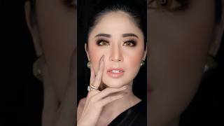 Dewi Persik  Idola musik Indonesia [upl. by Aldon39]