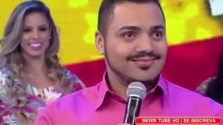 Tirulipa faz platéia rir muito com piadas e tira selfie com Faustão Domingão do Faustão [upl. by Ynnel]