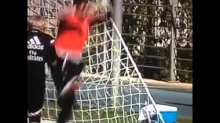 Keylor Navas vs Iker Casillas – entrenamiento [upl. by Phillada]