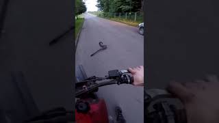 WYDECH ODPADŁ PODCZAS JAZDY 😱😂 HONDA CR 500 honda cross motorynka simson cr500 etz enduro mz [upl. by Buttaro]