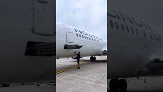 Airstairs Deployed on a Boeing 737400 [upl. by Yellek]