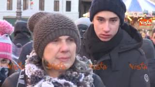 Freddo polare a Roma a Piazza Navona protagonisti sciarpe e cappelli di lana [upl. by Evadnee]