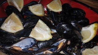 IMPEPATA DI COZZE  COME PULIRE VELOCEMENTE LE COZZE  FoodVlogger [upl. by Gabriela]