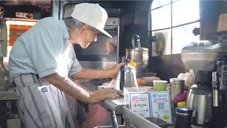 A day in the life of Japans most famous grandpas hot dog shop 今屋のハンバーガー ホットドッグ [upl. by Edric]