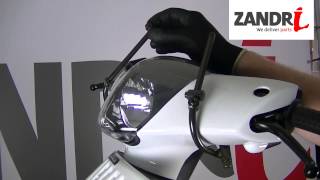 Laag windscherm monteren  Piaggio Zip [upl. by Knowlton]