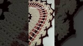 Passadeira Borgonha em crochê 🧶 croche feitoamao artesanato crochefacil [upl. by Ruthi965]