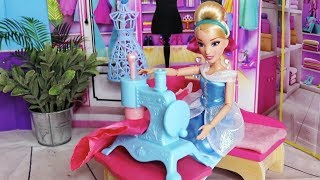 LA BOUTIQUE DE CENDRILLON Relooking coiffeuse enchantée robe magique Disney princess doll toys FR [upl. by Droflim463]