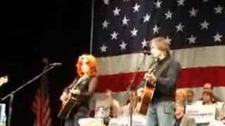 World in Motion  Jackson Browne and Bonnie Raitt [upl. by Thun]