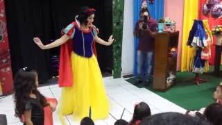 Personagem Vivo  Branca de Neve [upl. by Frager194]