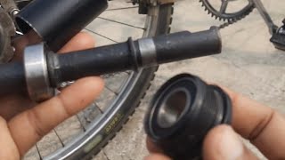 🚴😱🤔 Bearing Bahar Kaise Nikale  Galati Se Pipe wala Bearing Bottom Bracket Le Liya Hai shortsfeed [upl. by Wawro]