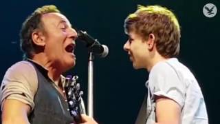 Bruce Springsteen brings young fan up onstage to perform Growin Up with him [upl. by Fonville]