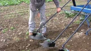 Applying vinegar with a banded directed sprayer [upl. by Arrac]