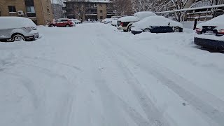 بغيتي تجي ل كندا🇨🇦؟ أجي تشوف شنو تابعك في فصل الشتاء ❄️❄️ باش ما تخلعش من بعد 😄  déneigement Canada [upl. by Gnut702]