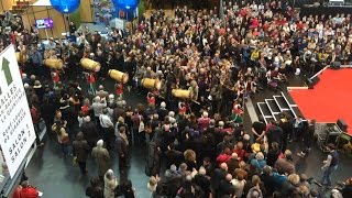 Folle journée  Maitres tambours du Burundi dans la Grande halle [upl. by Elag]