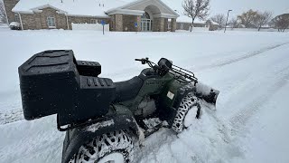 Fixing the shaft seal on my 2002 Honda Foreman 450 TRX450FE [upl. by Davilman]