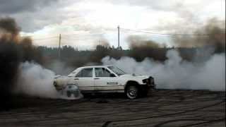 MercedesBenz 190D OM603 Diesel Smoke Epic Burnout [upl. by Anissa324]