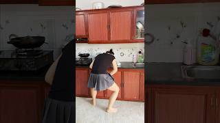 Do not wipe sweat with this object😂🤣Daily life of a couple trending funny couple tiktok meme [upl. by Jollanta]