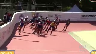 100 niños y jóvenes entrenan patrinaje de velocidad en el Polideportivo Pancho Jiménez en Guayaquil [upl. by Annayat871]