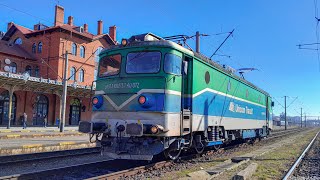 EA 272 a companiei UTZ părăsind gara CFR Suceava ca locomotiva izolata 22032024 [upl. by Yaluz]