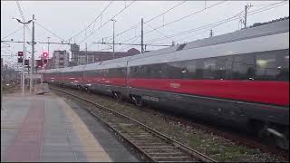 ER 500 Frecciarossa in arrivo a Torino Porta Nuova [upl. by Vinia199]