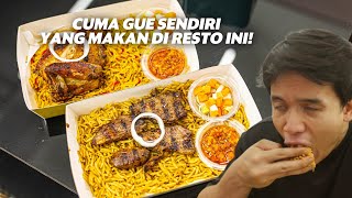 NYOBAIN RESTO KEBULI SEPI  CUMA GUE DOANG YANG MAKAN SENDIRIAN  GIMANA YA RASANYA [upl. by Aikcir]