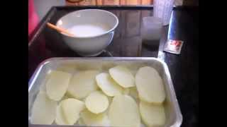 Receita de batata gratinada [upl. by Assirrec]