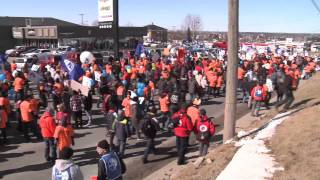 Tous unis dans les rues dAlma pour préserver des emplois de qualité  Massive rally [upl. by Behnken219]