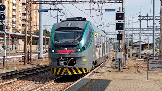 TRENI INSOLITI e PASSEGGERI nella STAZIONE DI SARONNO [upl. by Prudhoe]