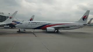 Watching Malaysia Airlines Boeing 737  800 Pushback Kuala Lumpur International Airport Terminal T1 [upl. by Anderea207]