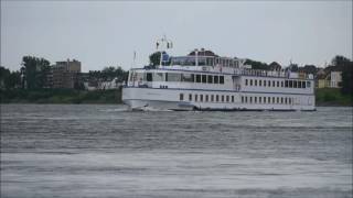 Binnenschifffahrt  Flusskreuzfahrtschiff Horizon [upl. by Derward]