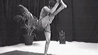 R Sharath Jois amp Shri K Pattabhi Jois  Ashtanga Yoga Primary Series Demo Part 1 [upl. by Leinahtan]