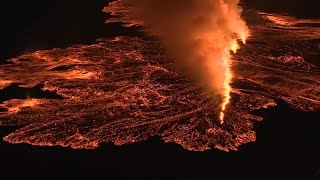 Un volcan islandais entre en éruption pour la septième fois en un an [upl. by Eirac235]