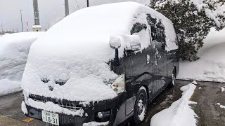 【総集編】外は16℃。豪雪地帯にある駐車場の片隅でひとり焼肉パーティー車中泊。（湯沢群馬） [upl. by Nahshon]