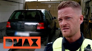 ÖlLeck beim VW Golf  Speed Cops  Poser und Raser im Visier  DMAX Deutschland [upl. by Aihgn487]