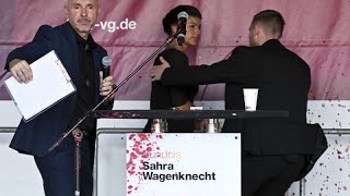 Sahra Wagenknecht mit roter Farbe beworfen [upl. by Zink]