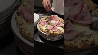 Una pizza hecha con agua de mar que nos encantó  IG martaiglesias [upl. by Anod898]