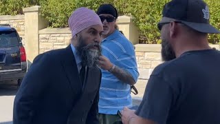 Jagmeet Singh SNAPS at Conservative Protestor Shocking Confrontation Caught on Camera [upl. by Malas]