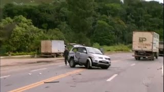 Mineiros encaram rodovia perigosa para chegar ao litoral do Espírito Santo [upl. by Suhploda]