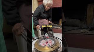 Seorang nenek menunjukan barang antik kepada cucunya♥️ [upl. by Capriola]