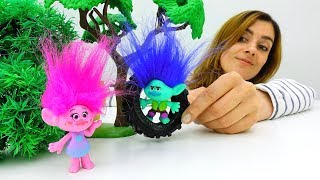 Video mit Trolls Toys wir spielen mit Knete [upl. by Dorey]