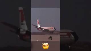 AVIÓN DESTRUIDO EN SEGUNDOS [upl. by Ahsart]