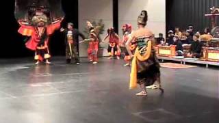 Javanese Gamelan quotPanji Candrakiranaquot Dance Drama 2 [upl. by Vardon]