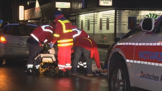 Müllsack weggeflogen 77Jährige in Quakenbrück von Auto erfasst [upl. by Shushan]